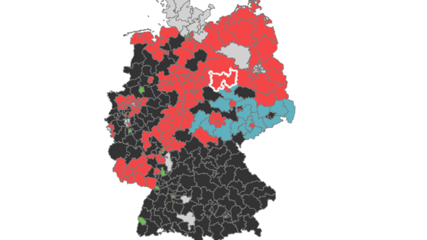 Die Farben stehen für die direkt gewonnenen Wahlkreise: CDU schwarz, SPD rot, Grüne grün und AfD blau.