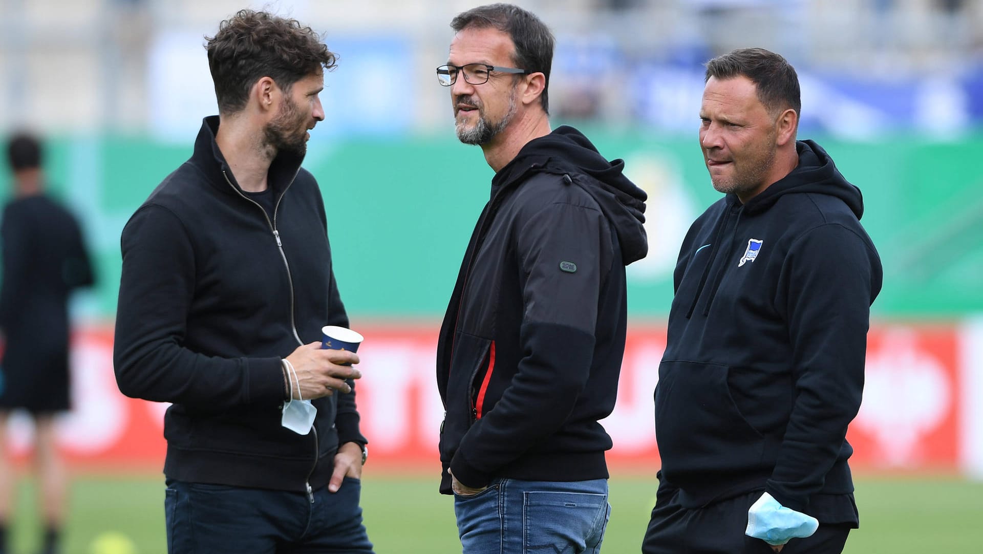 Ungewisser Blick in die Hertha-Zukunft: Sportdirektor Arne Friedrich, Fredi Bobic und Pal Dardai (v.l.). Ungewisser Blick in die Hertha-Zukunft: Sportdirektor Arne Friedrich, Fredi Bobic und Pal Dardai (v.l.).