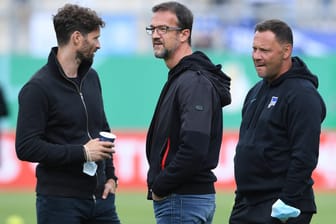 Ungewisser Blick in die Hertha-Zukunft: Sportdirektor Arne Friedrich, Fredi Bobic und Pal Dardai (v.l.).
