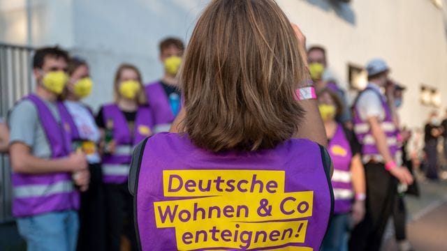 Initiative "Deutsche Wohnen und Co. enteignen" Initiative "Deutsche Wohnen und Co. enteignen"