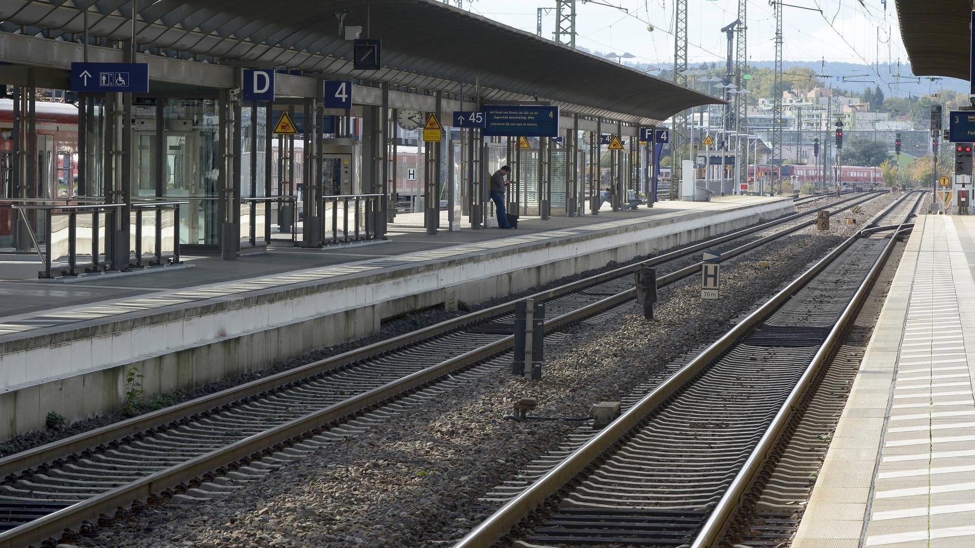 Bahnhof Kaiserslautern: Hier holte der Bruder seine ausgebüxte Schwester ab.