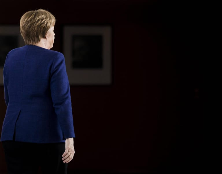 Bundeskanzlerin Angela Merkel hätte ihren Wahlkreis mutmaßlich wieder gewonnen. Sie hört aber auf, in Vorpommern-Rügen – Vorpommern-Greifswald I stürzt der CDU-Kandidat völlig ab – 20,4 Prozent bedeuten 23,6 Prozentpunkte weniger als Merkel 2017. Der Wahlkreis geht an die 27-jährige SPD-Politikerin Anna Kassautzki.