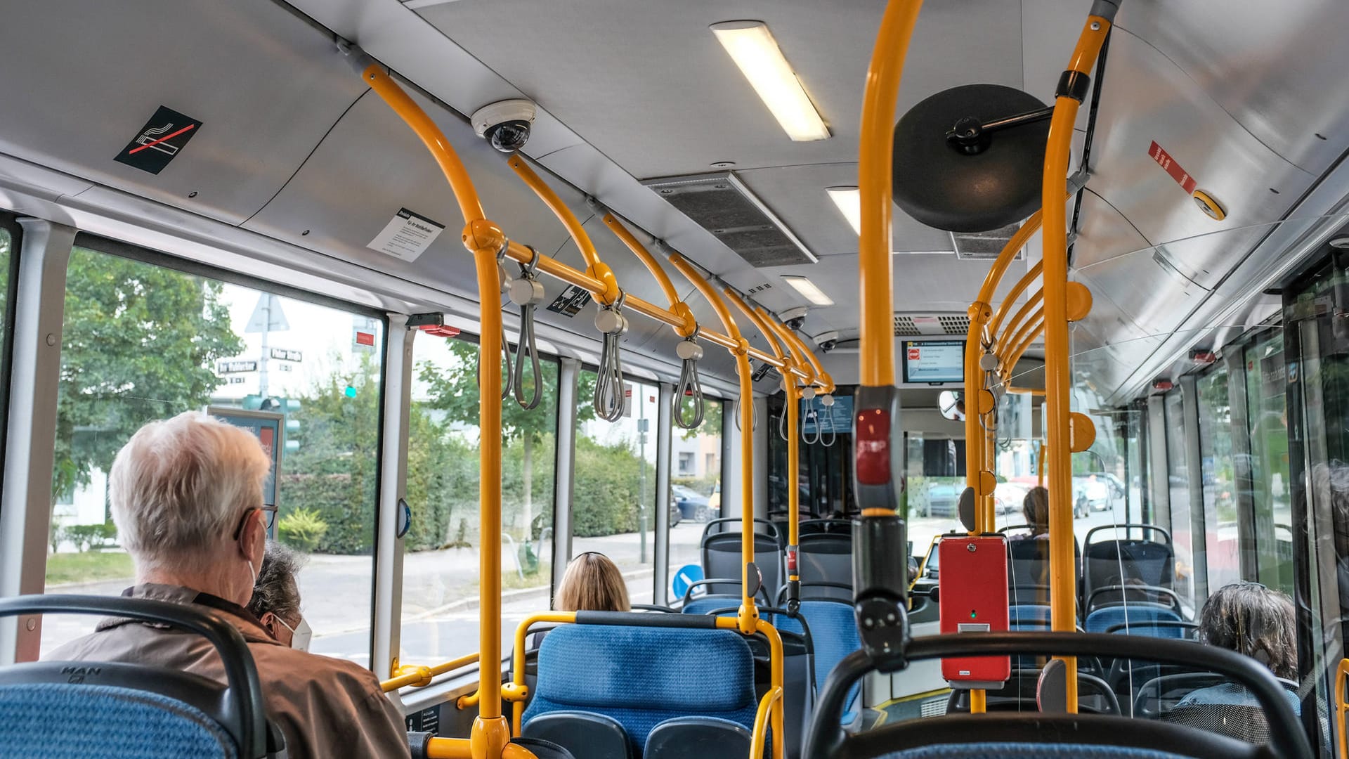 Ein Bus der Rheinbahn (Symbolbild): In Düsseldorf ist ein Busfahrer verletzt worden. Ein Bus der Rheinbahn (Symbolbild): In Düsseldorf ist ein Busfahrer verletzt worden.