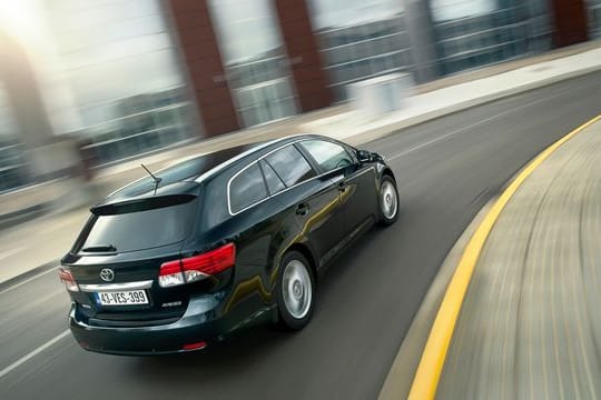 Unauffälliger Gleiter: Die Avensis-Modelle von Toyota kommen bei den Tüv-Experten gut weg.