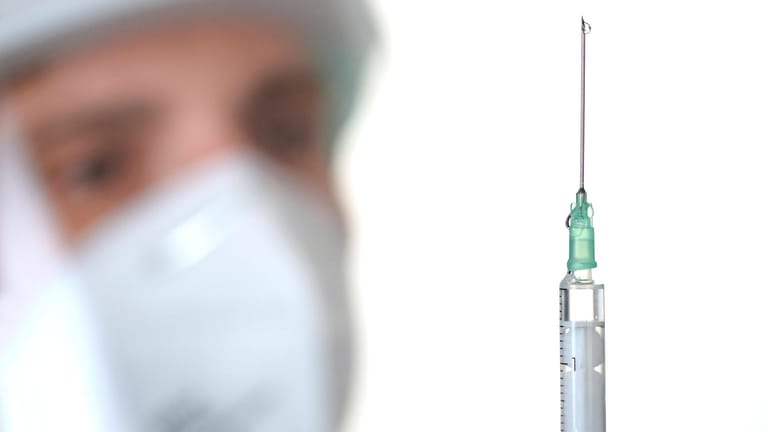 mRNA-Impfung: Jetzt wird auch ein Impfstoff gegen Grippe auf Basis dieser Technologie getestet. (Symbolbild)