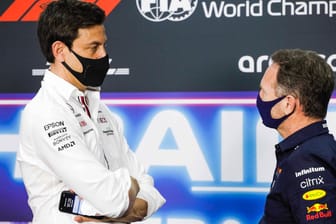 Mercedes-Teamchef Toto Wolff (l.) und sein Red-Bull-Kollege Christian Horner: Rivalen um den WM-Titel.