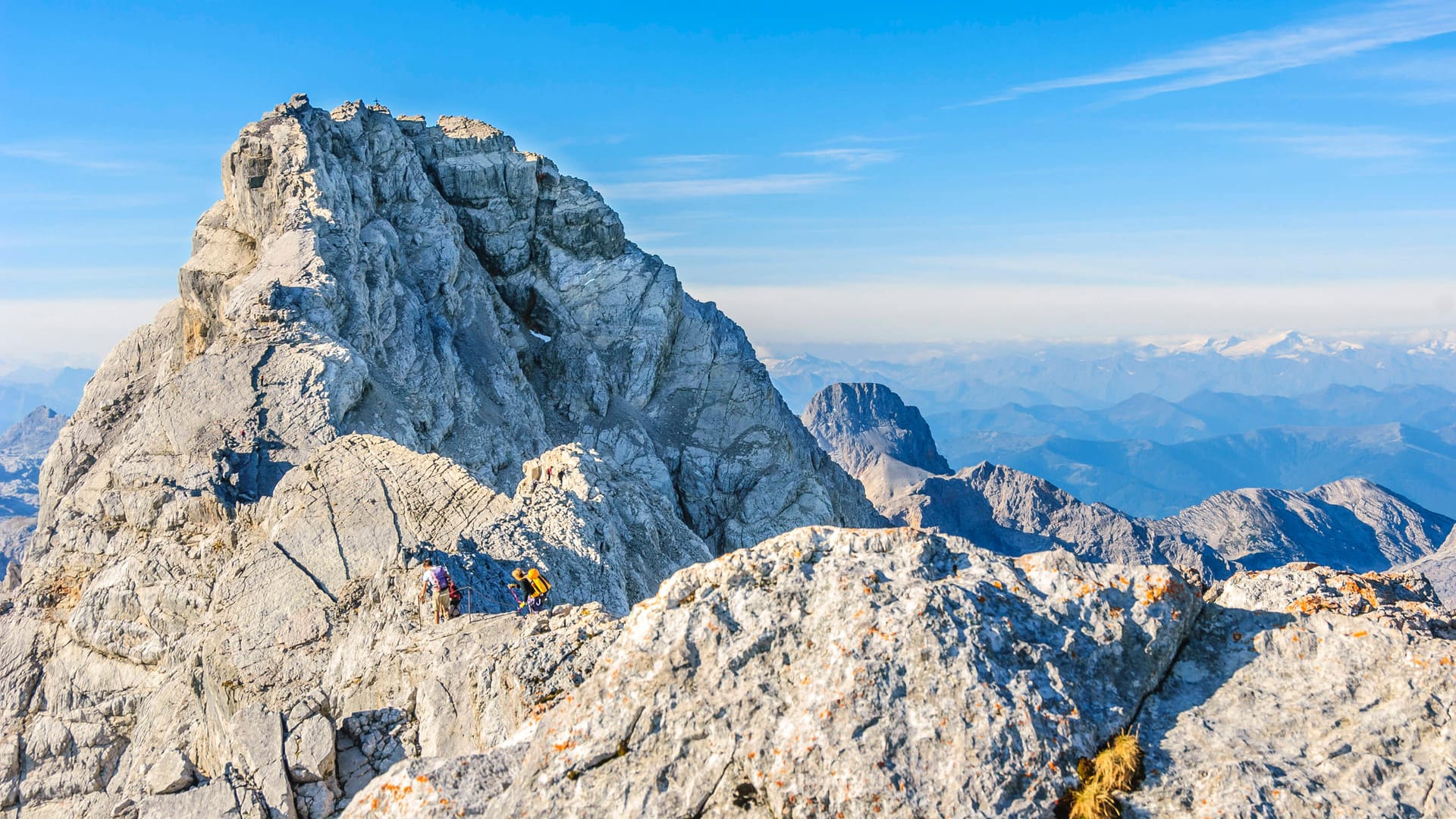 Der Watzmann in den Berchtesgadener Alpen: Am Bergmassiv ist vergangene Woche ein toter Bergsteiger gefunden worden. Der Watzmann in den Berchtesgadener Alpen: Am Bergmassiv ist vergangene Woche ein toter Bergsteiger gefunden worden.