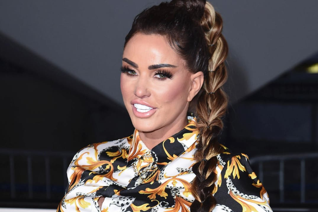 Katie Price: Nach einem Autounfall muss sie im Krankenhaus behandelt werden.