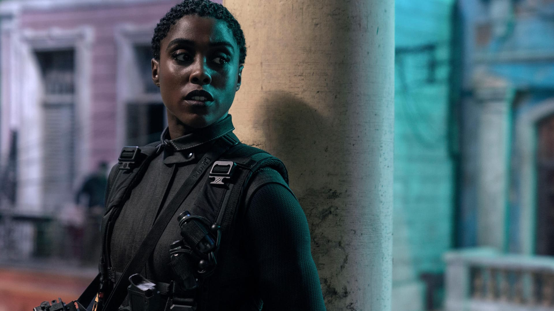 Lashana Lynch: Sie spielt die Rolle von Nomi.