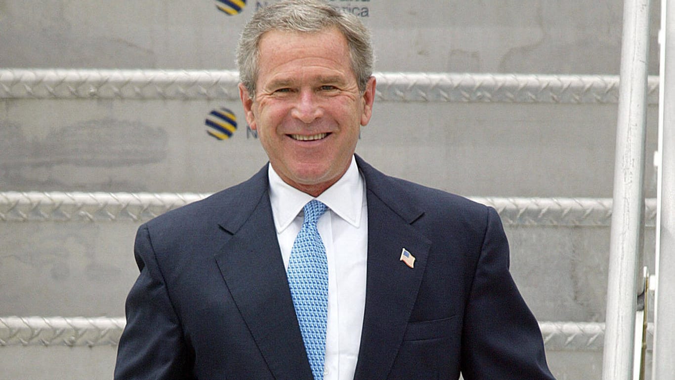 George W. Bush: Er war vom 20. Januar 2001 bis zum 20. Januar 2009 Präsident der USA.