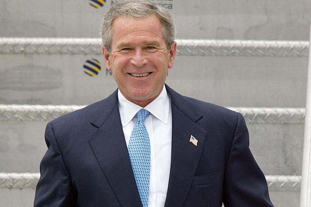 George W. Bush: Er war vom 20. Januar 2001 bis zum 20. Januar 2009 Präsident der USA.