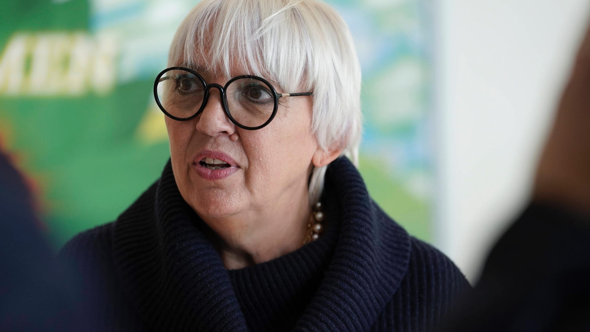Claudia Roth: Die Bundestagsvizepräsidentin setzt sich für die Gleichberechtigung von Frauen im Bundestag ein. Claudia Roth: Die Bundestagsvizepräsidentin setzt sich für die Gleichberechtigung von Frauen im Bundestag ein.