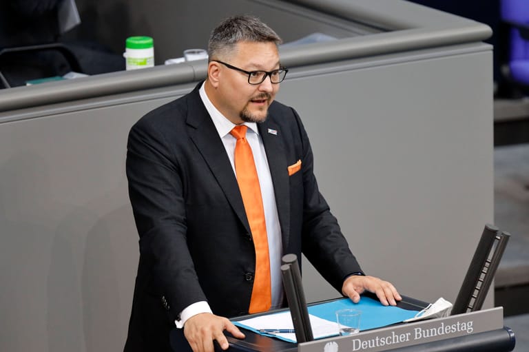 Stefan Keuter: Der Politiker aus Essen soll im Bundestag schon mal mit "Heil Hitler" grüßen.