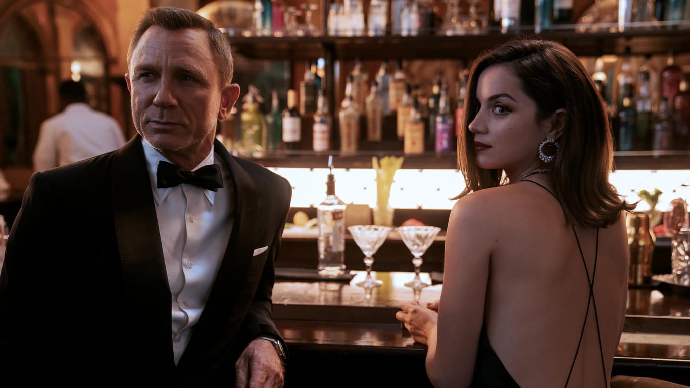 Daniel Craig und Ana de Armas: Seine Co-Schauspielerinnen sind in "Keine Zeit zu sterben" mehr als nur hübsche Beisteller.