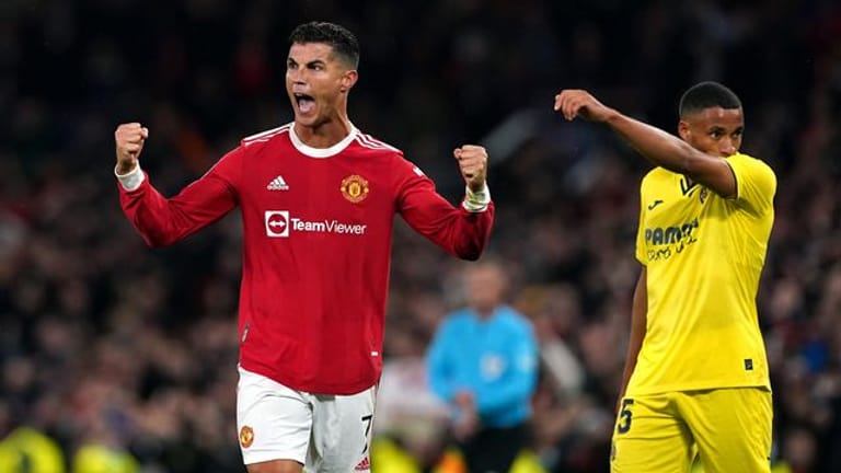Cristiano Ronaldo (l) führte Manchester United zum Sieg gegen den FC Villarreal.