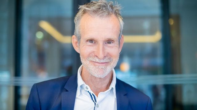 Ulrich Matthes, Schauspieler und Präsident der Deutschen Filmakademie, steht bei einem Fototermin mit der Deutschen Presse-Agentur an einem Berliner Hotel. Ulrich Matthes, Schauspieler und Präsident der Deutschen Filmakademie, steht bei einem Fototermin mit der Deutschen Presse-Agentur an einem Berliner Hotel.