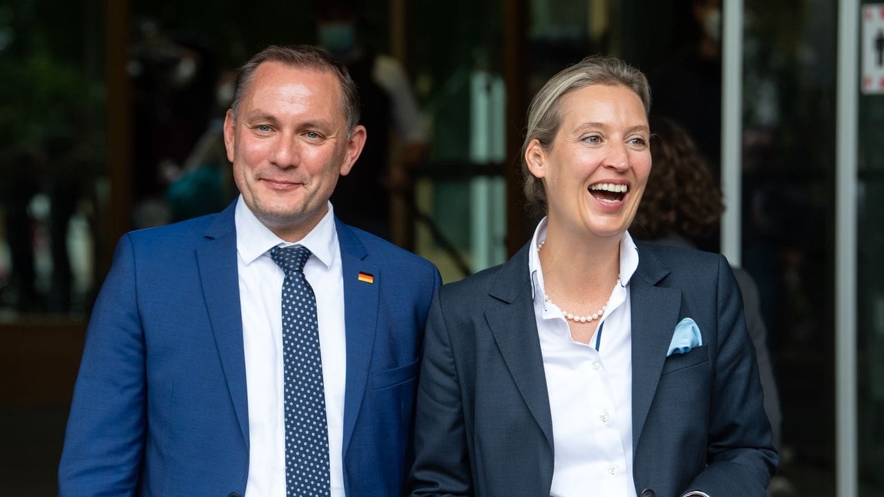 Tino Chrupalla und Alice Weidel bilden die neue Doppelspitze der AfD-Fraktion im Bundestag. Tino Chrupalla und Alice Weidel bilden die neue Doppelspitze der AfD-Fraktion im Bundestag.
