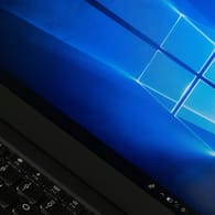 Ein Rechner mit Windows 10 (Symbolbild): Vorsicht gefährlichen Office-Dokumenten.
