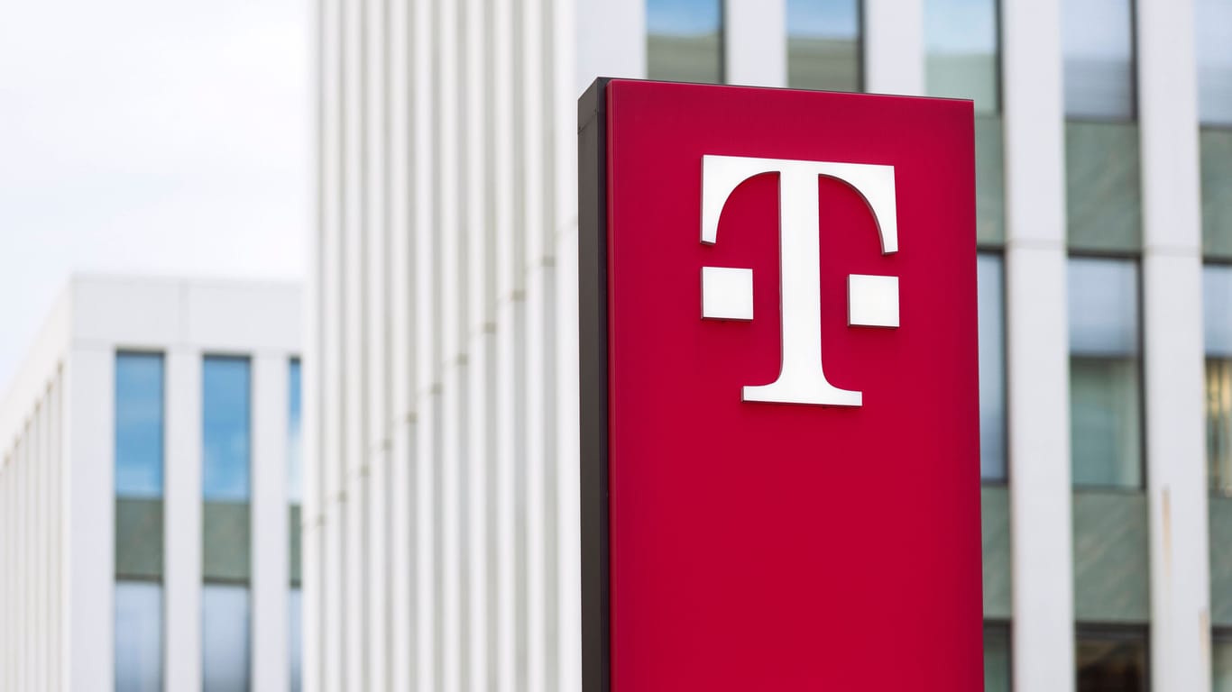 Das Logo der Telekom (Symbolbild): Sogenannte Nulltarif-Optionen verstoßen gegen die EU-Verordnung.