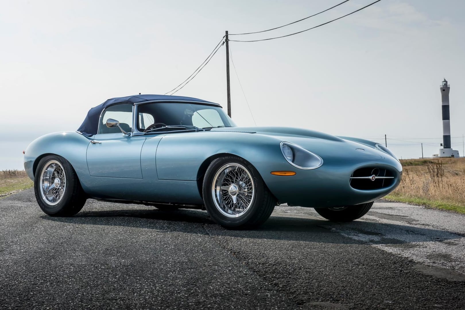 Spyder GT heißt der sehenswerte Umbau eines Jaguar E-Type Cabrios der Firma Eagle.