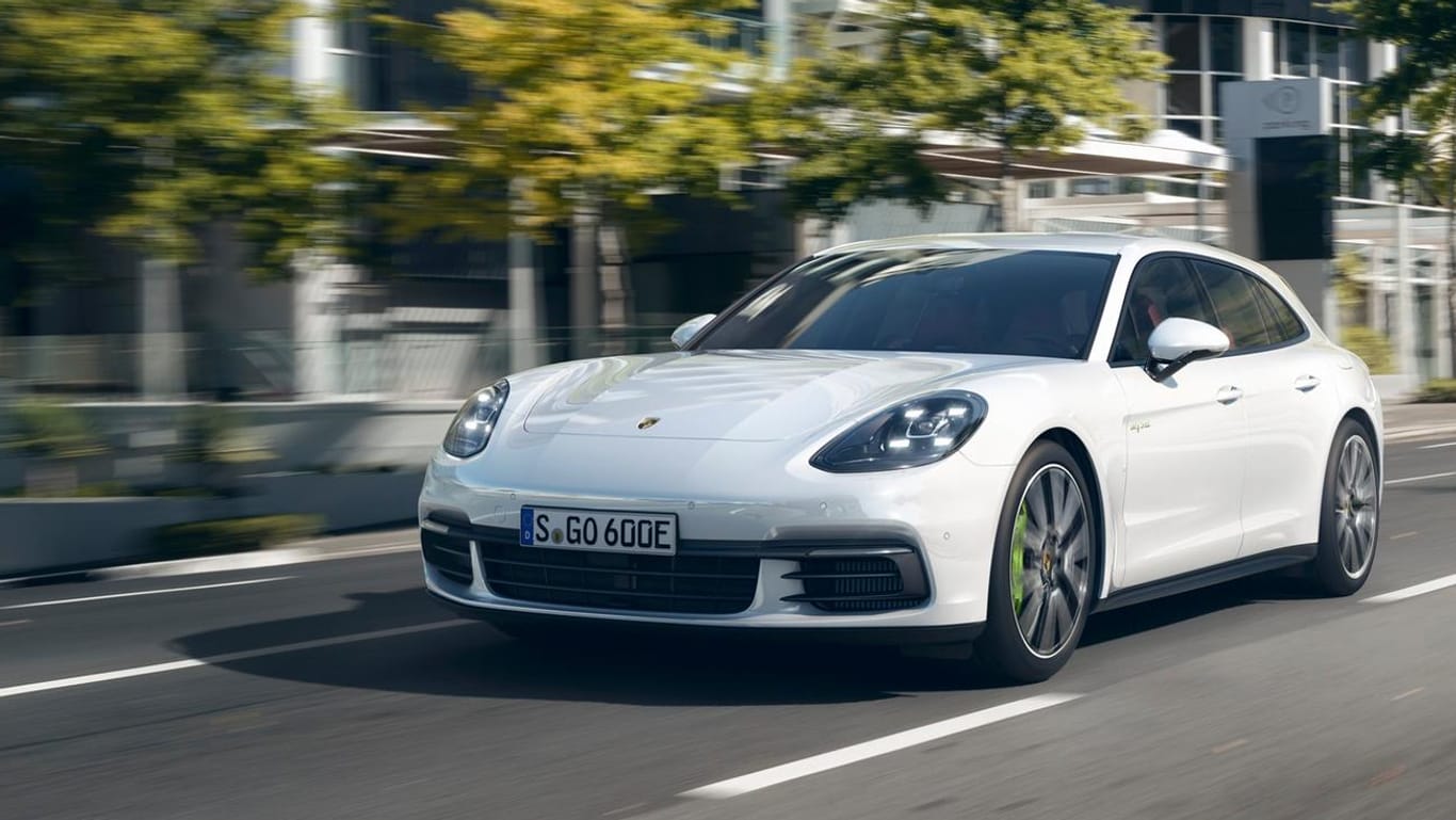 Porsche legt den Panamera als Kombi auf. Premiere feiert das Modell auf dem Genfer Autosalon.