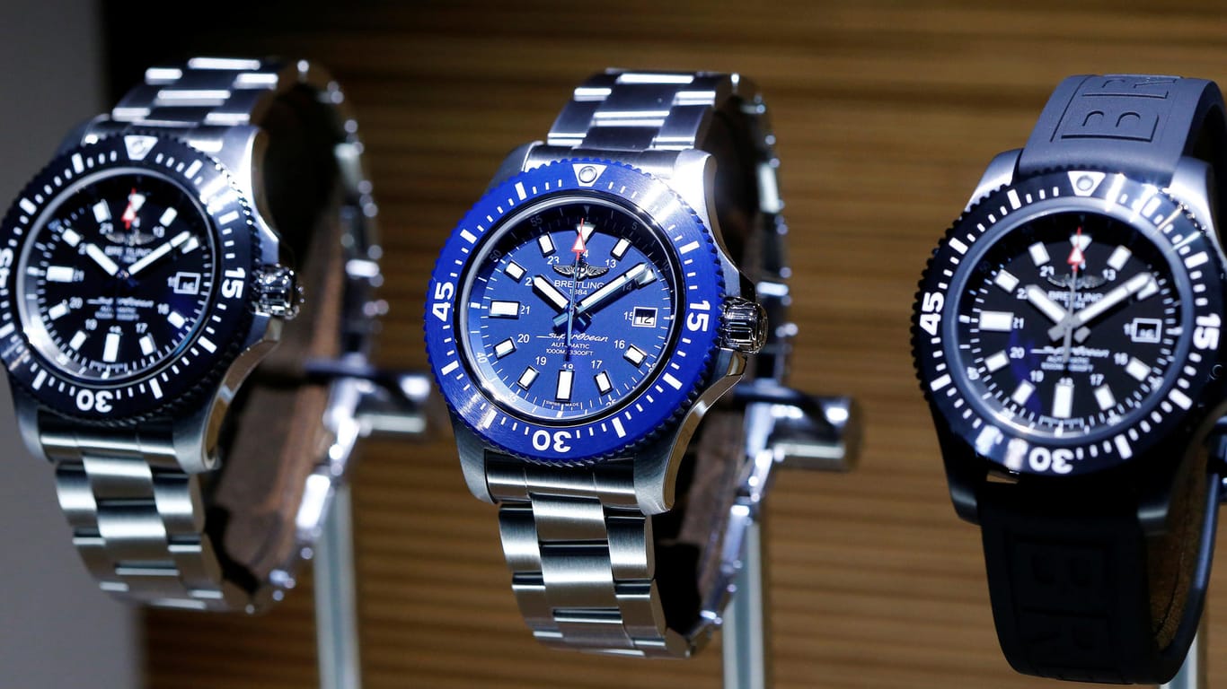 Noch dominieren in Basel klassische Zeitmesser wie etwa die attraktiven Modelle von Breitling. Doch Smartwatches werden für die Branche immer wichtiger.