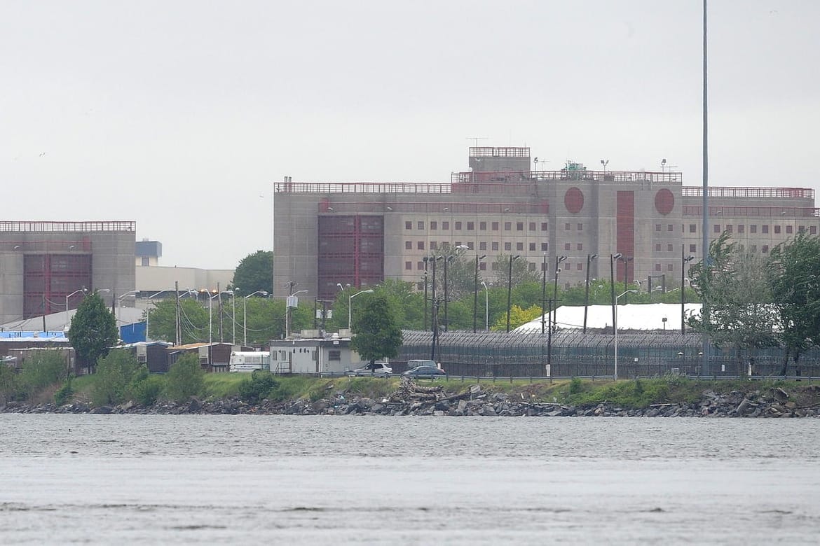 Rikers Island gehört zu den berühmtesten Gefängnissen in den USA.