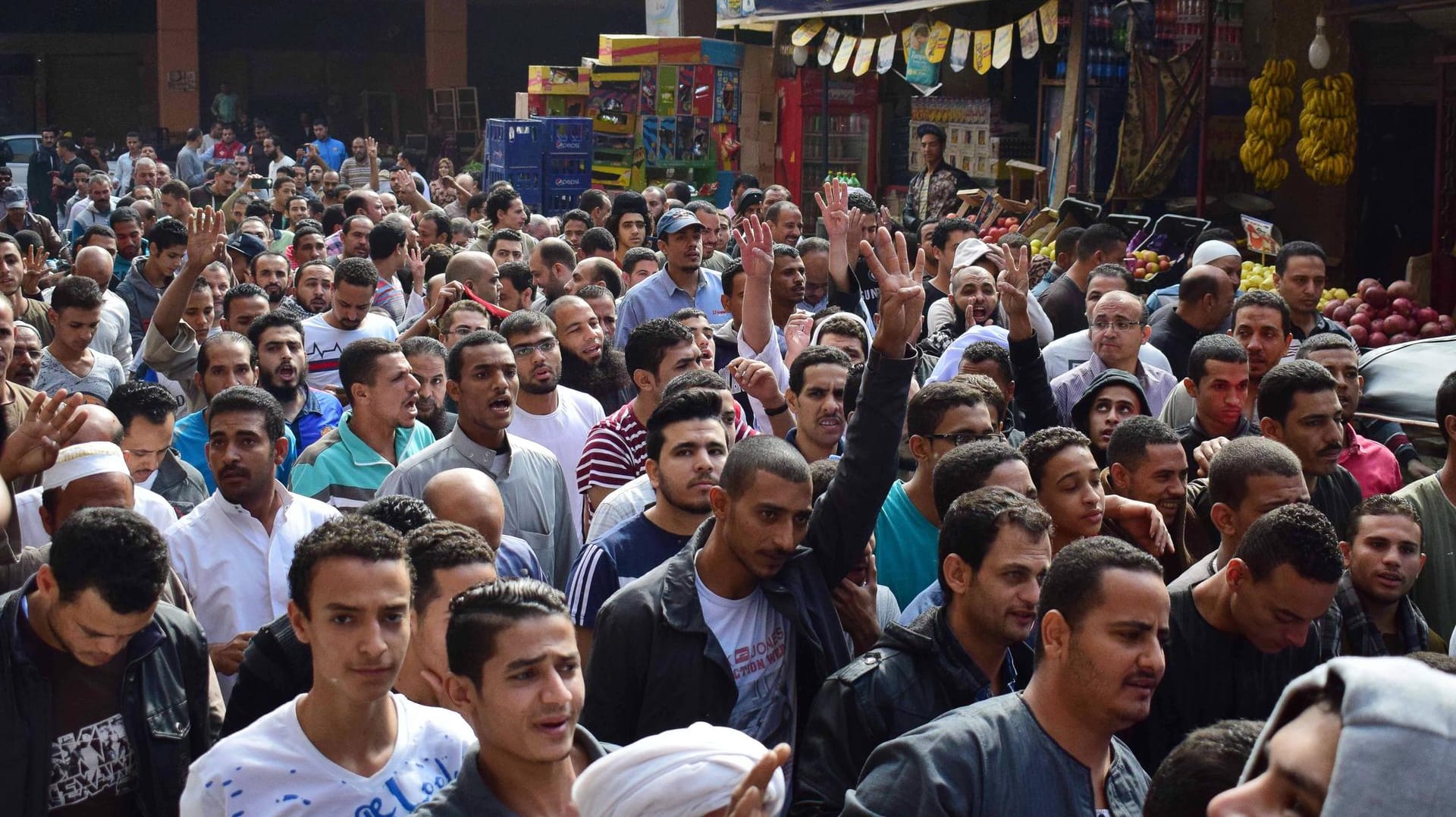 Die Massenproteste gegen den ägyptischen Präsidenten Mohammed Mursi führten zu zahlreichen Anschlägen im Land.