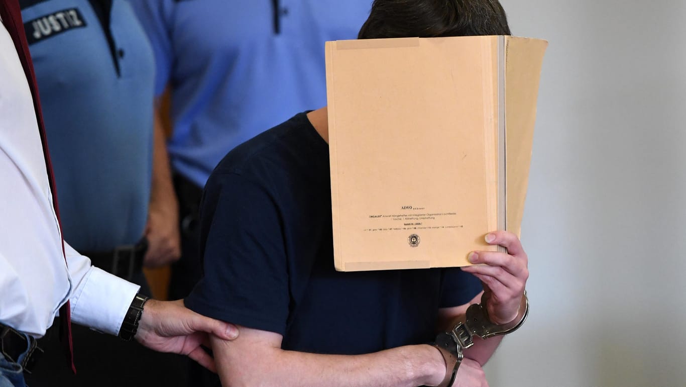 Der zu lebenslanger Haft verurteilte Mörder Silvio S. beim Prozess im Juli 2016 in Potsdam.