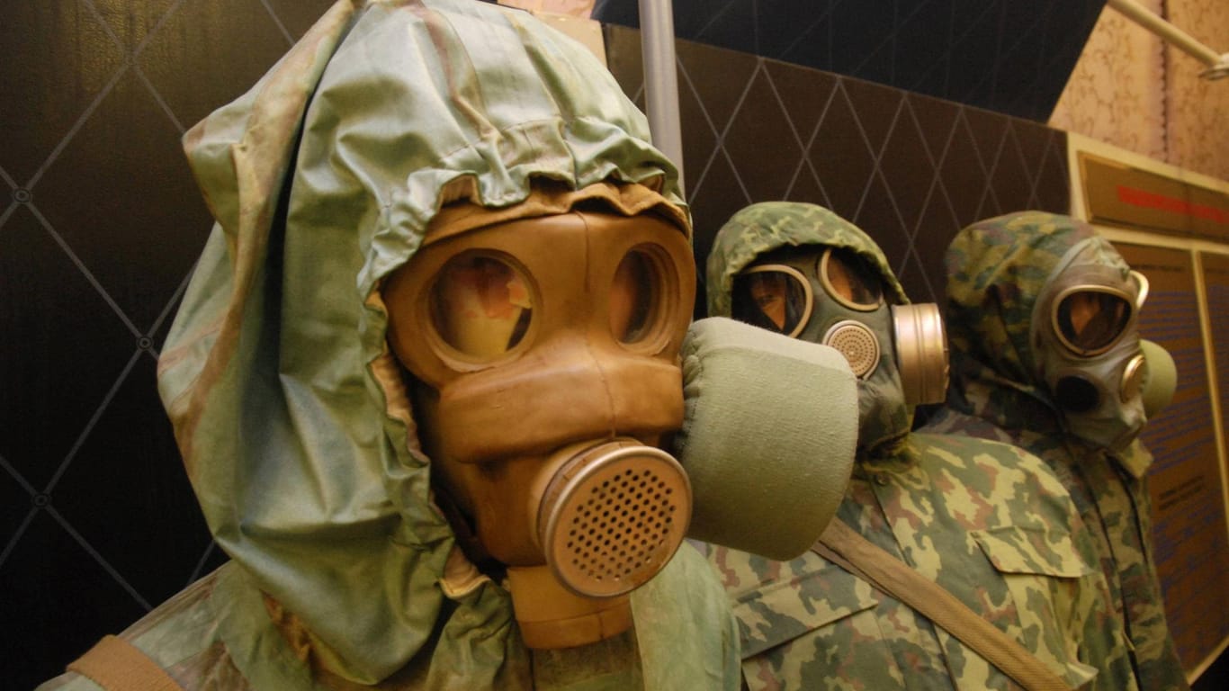 Gasmasken im Militärmuseum im russischen Schichany: In der Kleinstadt wurde der Nervenkampfstoff "Novitschok" entwickelt.
