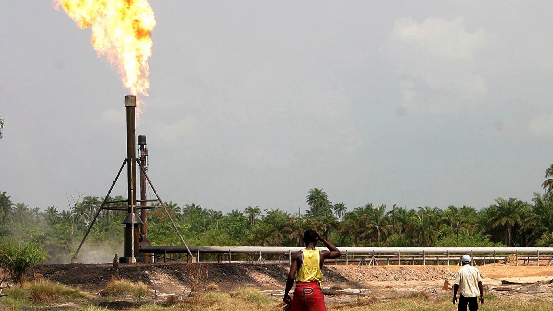 Nigerianische Ölarbeiter im Nigerdelta: In Nigeria werden seit Jahrzehnten immer wieder ausländische Arbeiter entführt – nun wird ein Deutscher vermisst.