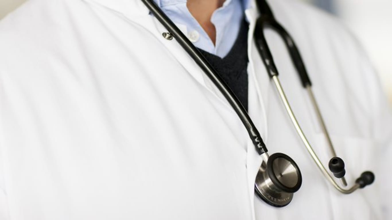 Laut "Ärztemonitor 2018" wurden im vergangenen Jahr im Mittel 288 Mal täglich Ärzte körperlich attackiert und 2600 Mal beleidigt.