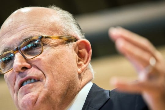 Rudy Giuliani über Trumps Iran-Strategie: "Wir haben einen Präsidenten, der knallhart ist, einen Präsidenten, der nicht auf Schwarzmaler hört, und einen Präsidenten, der dem Regimewechsel genauso verpflichtet ist wie wir.