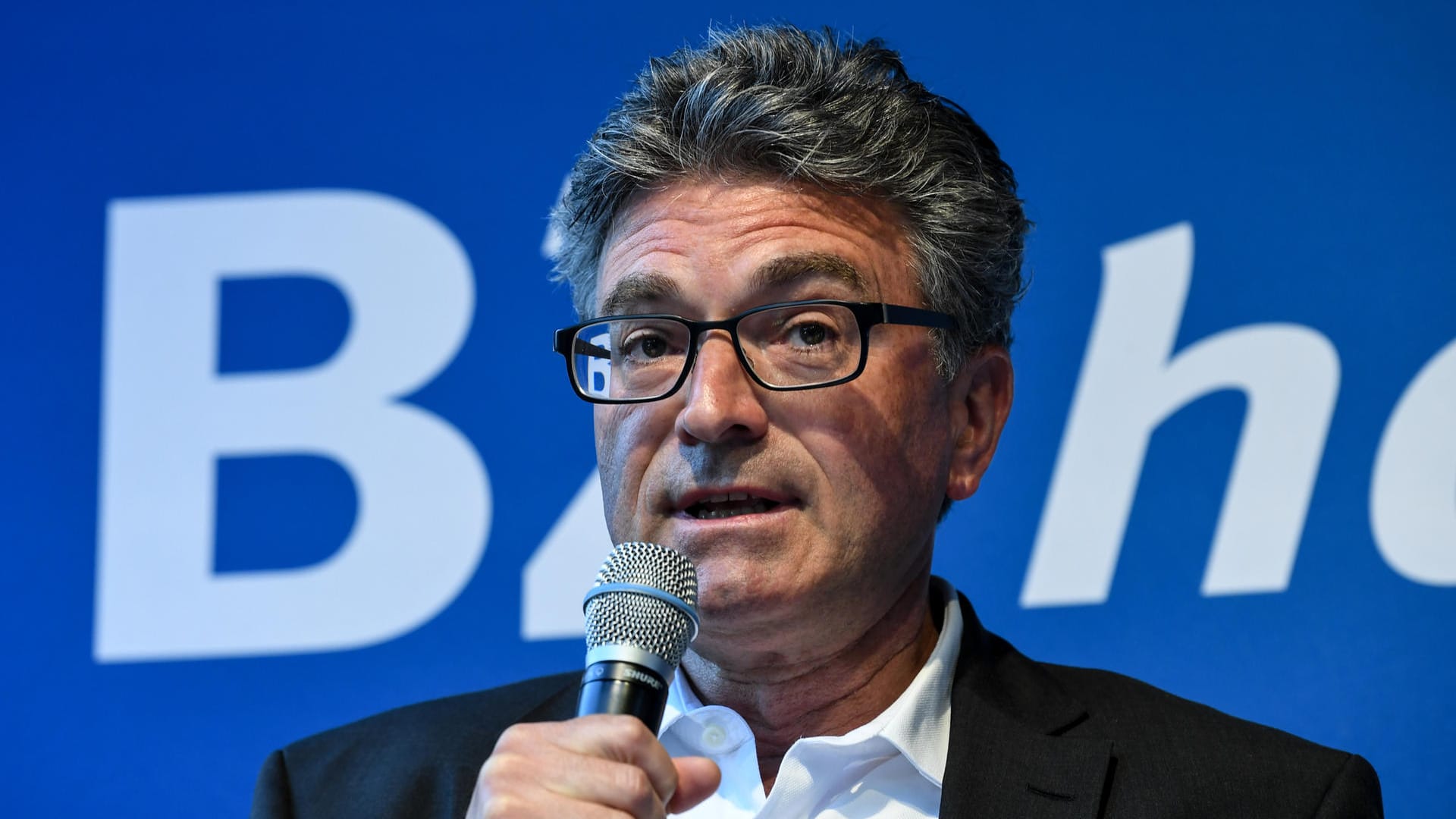 Der abgewählte Oberbürgermeister Dieter Salomon: Bereits vor der Wahl, wollte er wenn er nicht wiedergewählt wird in den Ruhestand gehen. Der abgewählte Oberbürgermeister Dieter Salomon: Bereits vor der Wahl, wollte er wenn er nicht wiedergewählt wird in den Ruhestand gehen.