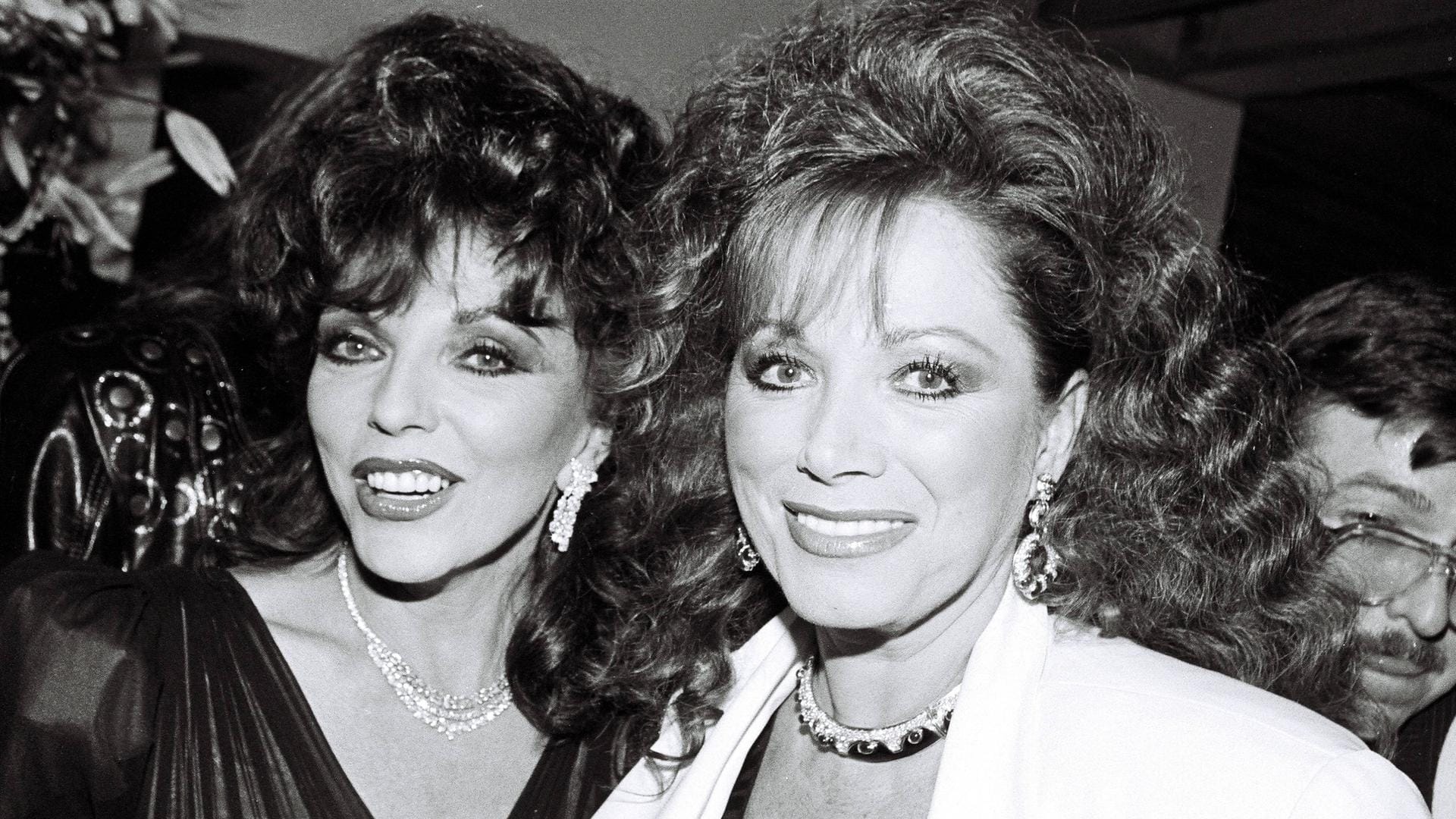 Joan Collins mit ihrer geliebten Schwestern, der Autorin Jackie Collins, die an Brustkrebs starb.