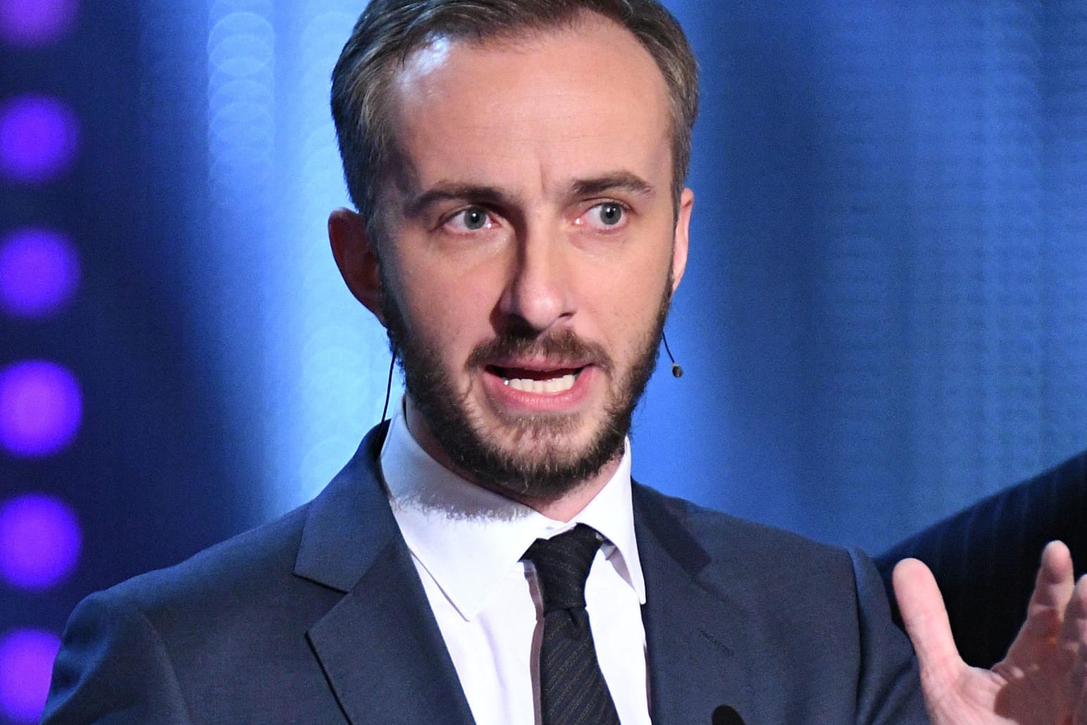 Jan Böhmermann: Der Satiriker hat eine Troll-Armee gegründet – die nun als Bürgerinitiative Pegida die Stirn bietet.