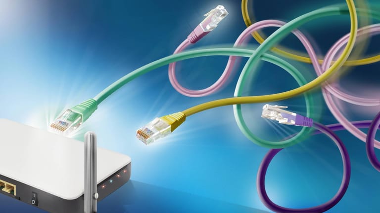 Ethernetkabel an einem WLAN-Modem: Viele Anbieter kämpfen um Neukunden.