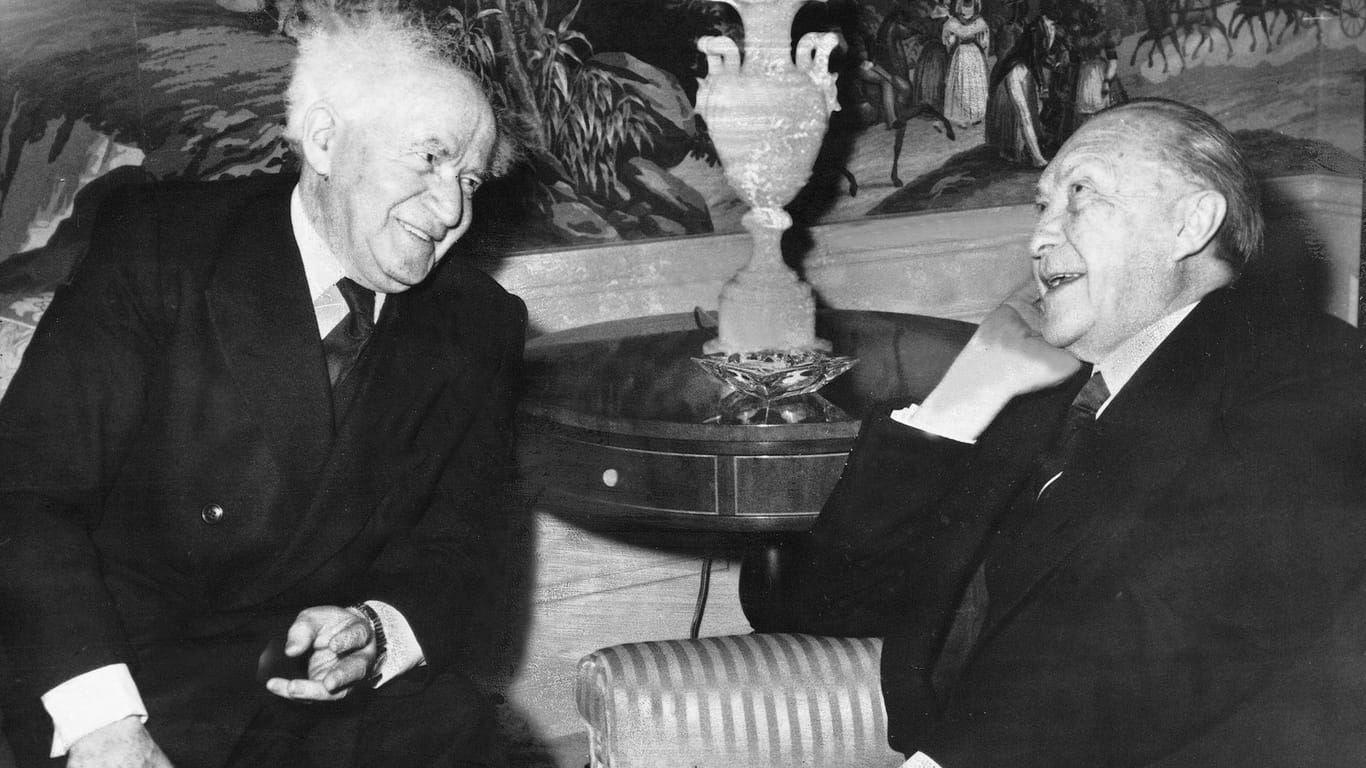 David Ben Gurion (l.): 1960 traf sich der israelische Staatsgründer mit dem deutschen Bundeskanzler Konrad Adenauer in New York.