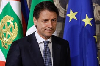 Der designierte italienische Regierungschef Giuseppe Conte: Trotz vieler Versprechungen will die neue Regierung das Staatsdeifizit unter drei Prozent halten.