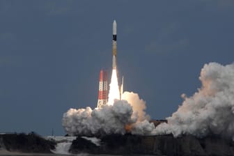Mit dieser Rakete wurde "Hayabusa 2" in Japan auf den Weg gebracht: Die Raumsonde bringt den Asteroiden-Lander "Mascot" an sein Ziel.