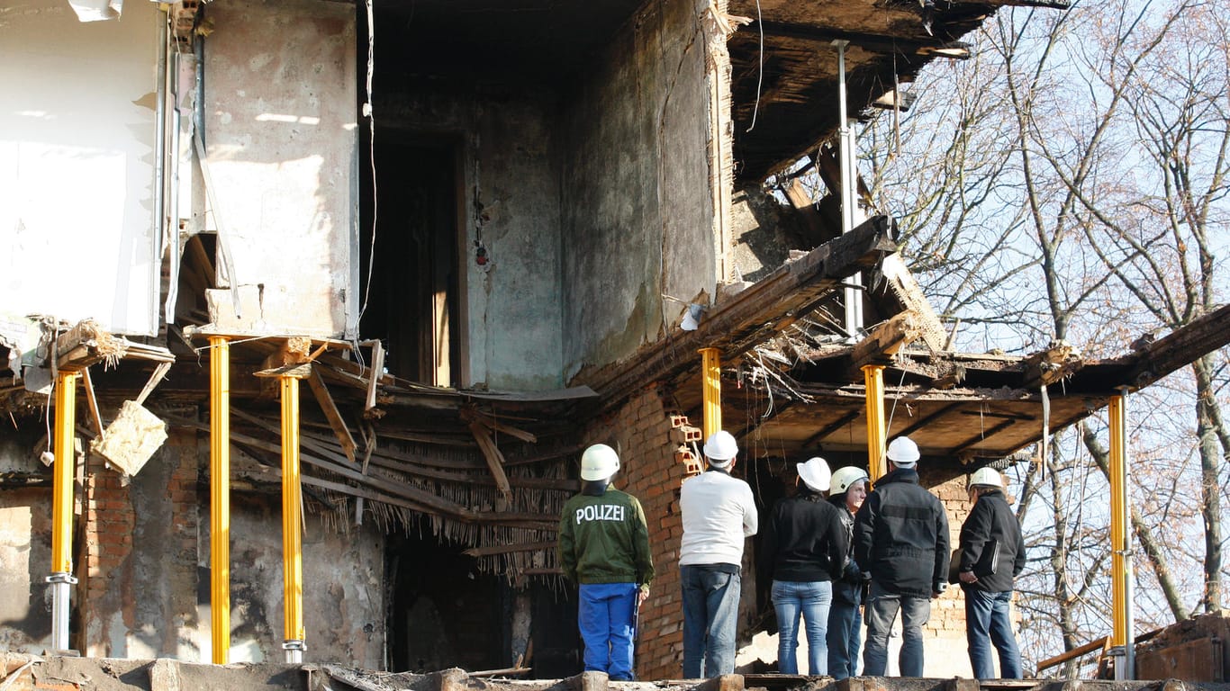 Das zerstörte Versteck der Terroristen in Zwickau: Beate Zschäpe hat die Brandstiftung eingeräumt – sie wollte Spuren vernichten.