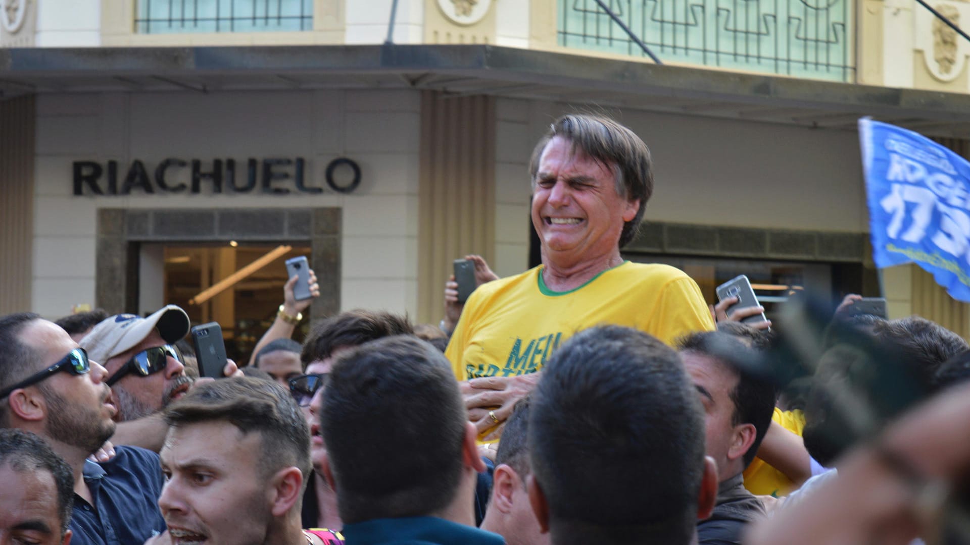 Messerattacke auf Präsidentschaftskandidaten in Brasilien: Bolsonaro wurde bei einem Messerangriff verletzt. Messerattacke auf Präsidentschaftskandidaten in Brasilien: Bolsonaro wurde bei einem Messerangriff verletzt.