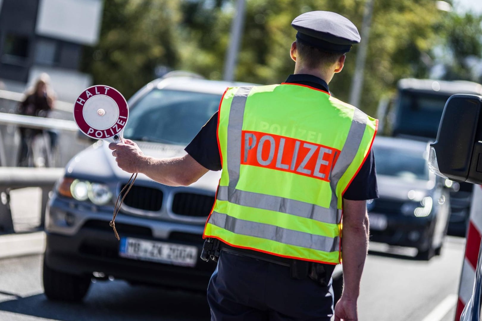 Ein bayerischer Grenzpolizist bei der Arbeit: Das Projekt der regierenden CSU droht ein Reinfall zu werden.