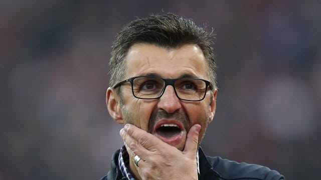 Hofft auf eine Mini-Chance beim Spiel in München: Nürnbergs Trainer Michael Köllner. Hofft auf eine Mini-Chance beim Spiel in München: Nürnbergs Trainer Michael Köllner.