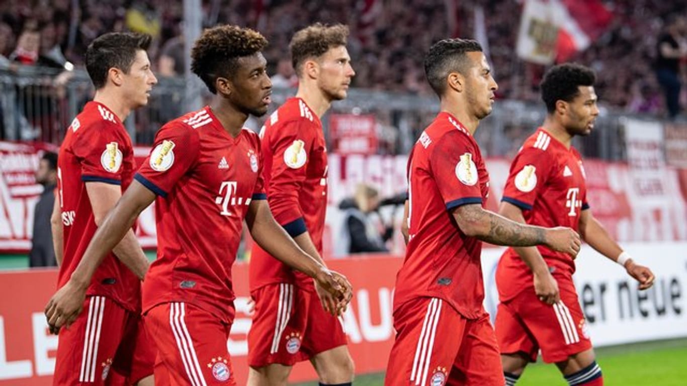 In die Freude der Bayern über den Einzug ins Pokal-Halbfinale mischt sich auch Nachdenklichkeit.