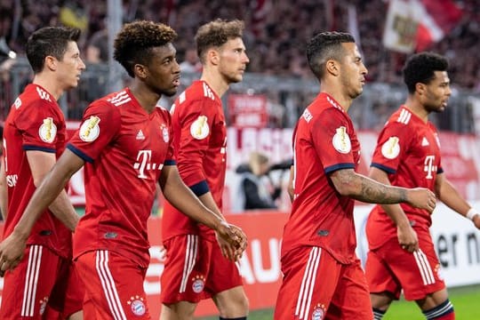 In die Freude der Bayern über den Einzug ins Pokal-Halbfinale mischt sich auch Nachdenklichkeit.