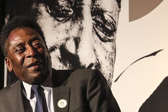 Muss weiter im Krankenhaus bleiben: Brasiliens Fußball-Legende Pelé.