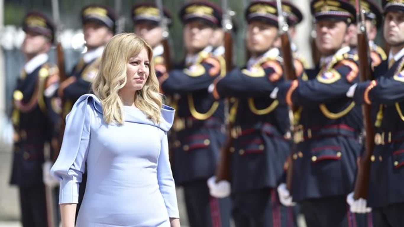 Von großen Hoffnungen begleitet tritt Zuzana Caputova ihr Amt als Präsidentin der Slowakei an.
