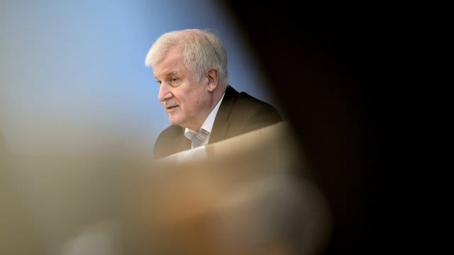 Bundesinnenminister Horst Seehofer während der Pressekonferenz zum Jahresbericht der Bundespolizei.