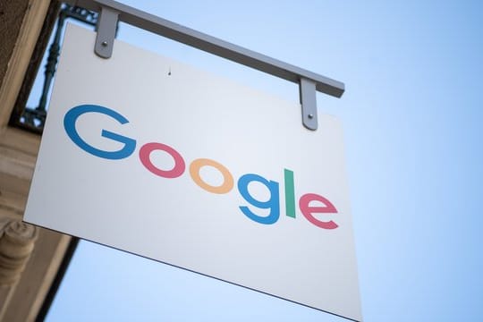Von Anfang 2020 an sollen Nutzer in Europa bei der Einrichtung eines Android-Geräts neben Google auch drei weitere Suchmaschinen zur Auswahl angeboten bekommen.